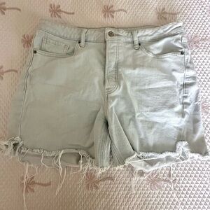 Old Navy size 14 light wash jean short